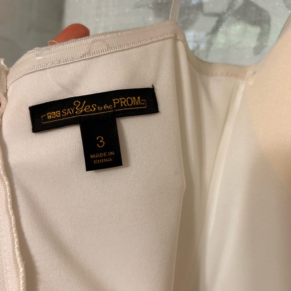 SayYes to the Prom White Dress Size 4 Juniors - Picture 3 of 7